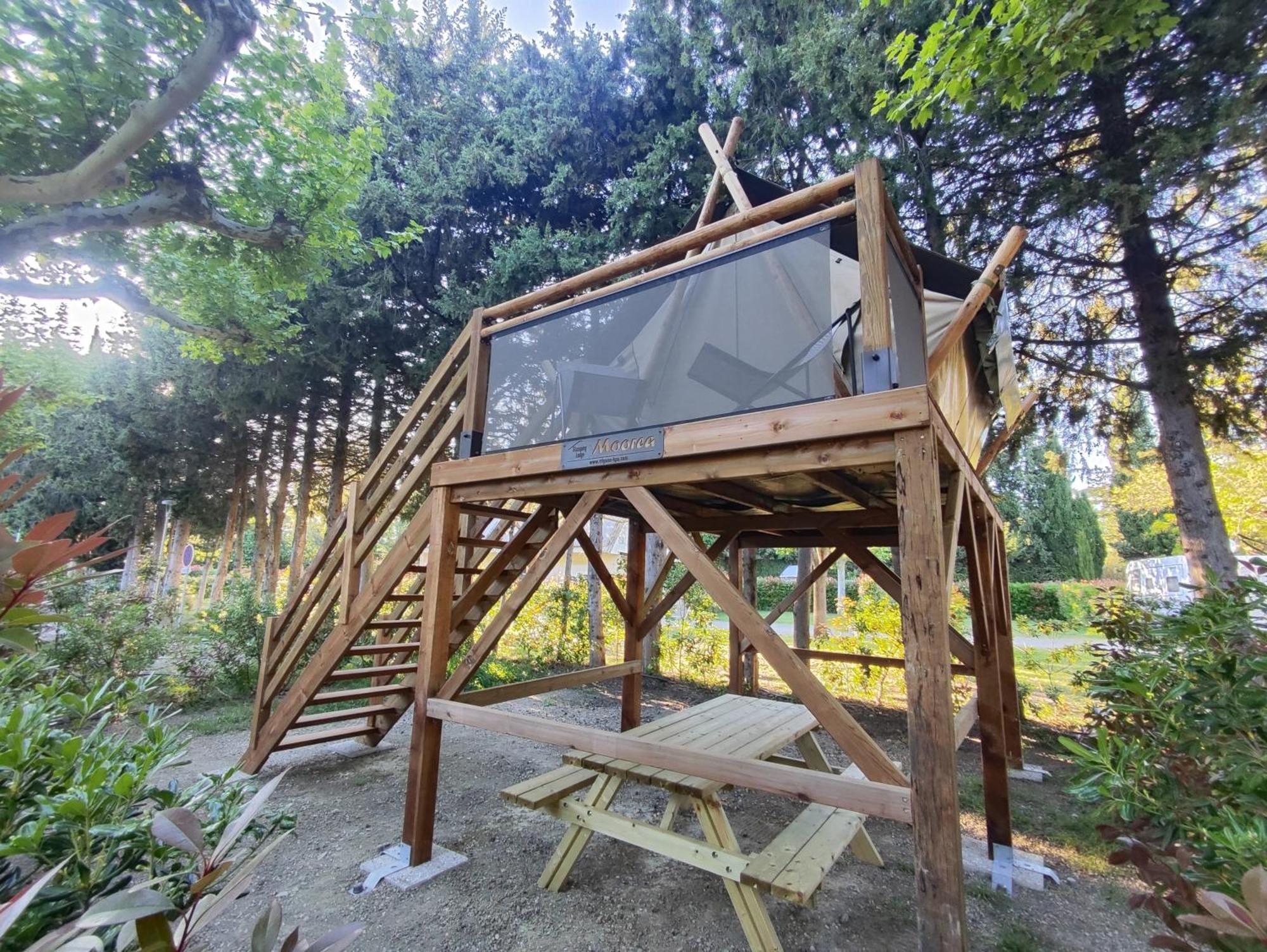 Camping Porte Des Alpilles By M.A Destination Glamping Saint-Etienne-du-Gres Luaran gambar