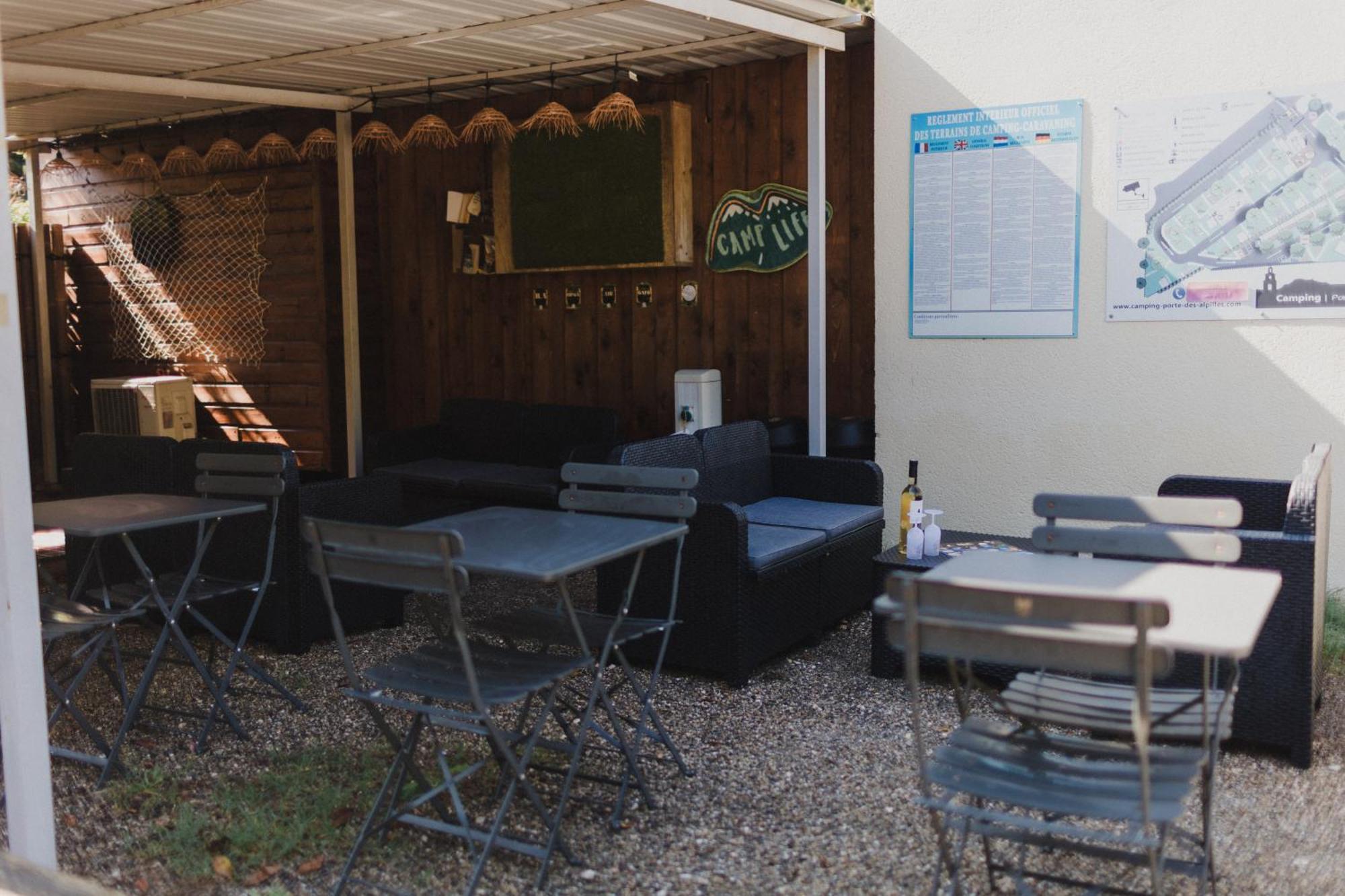 Camping Porte Des Alpilles By M.A Destination Glamping Saint-Etienne-du-Gres Luaran gambar